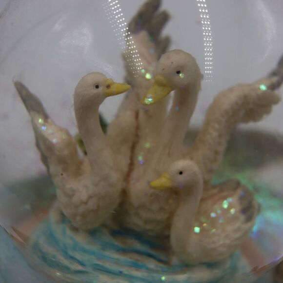 Sanyo Swans Spinning Water Globe Music Box Vintage - Picture 7 of 12